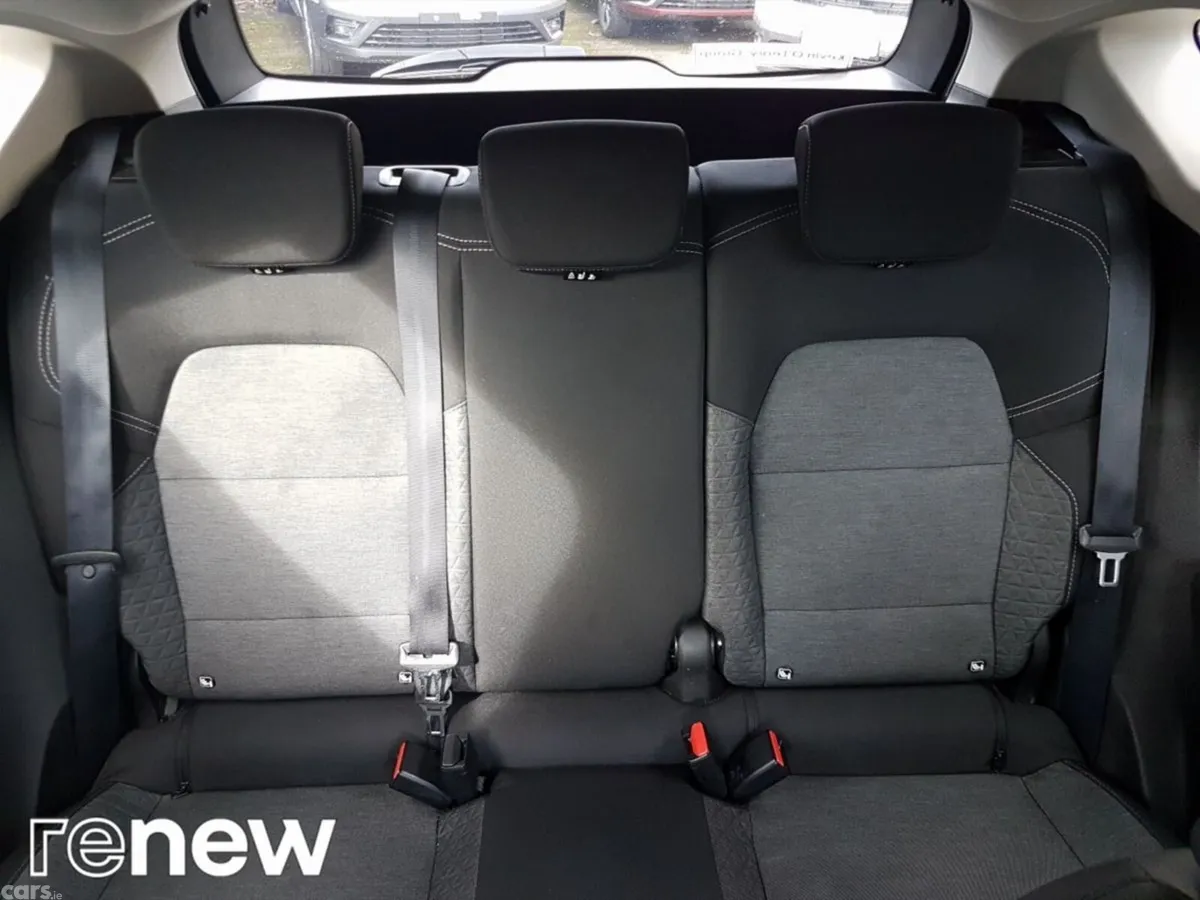 Renault Captur Hatchback, Petrol, 2022, Grey
