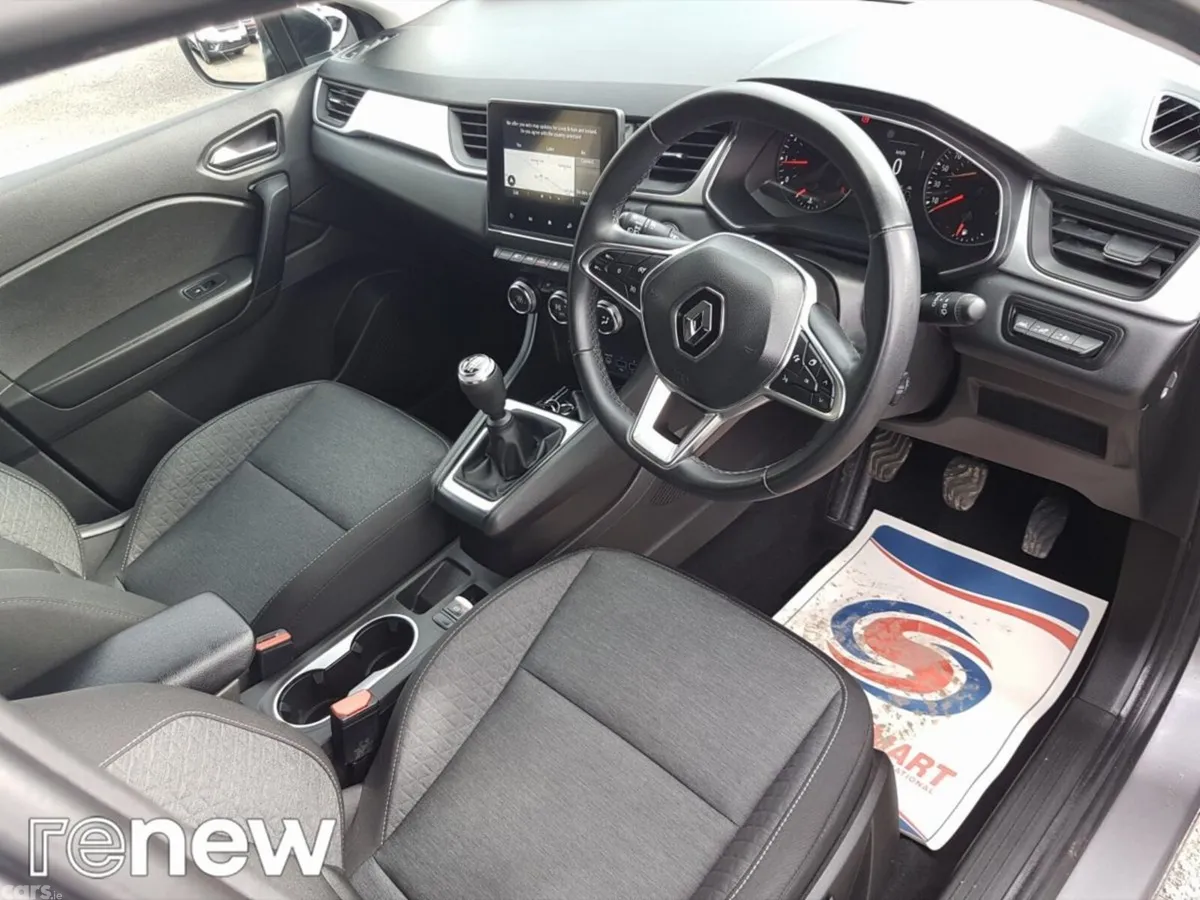 Renault Captur Hatchback, Petrol, 2022, Grey