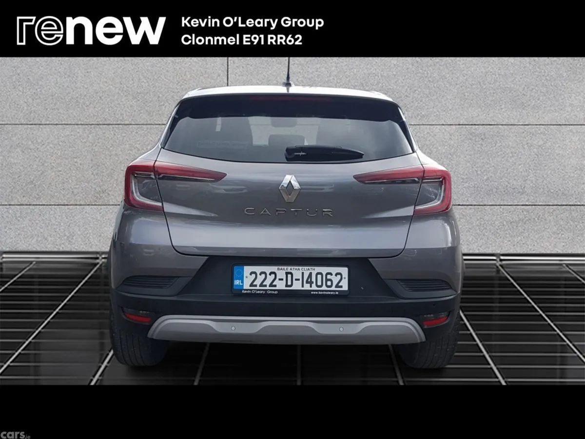 Renault Captur Hatchback, Petrol, 2022, Grey