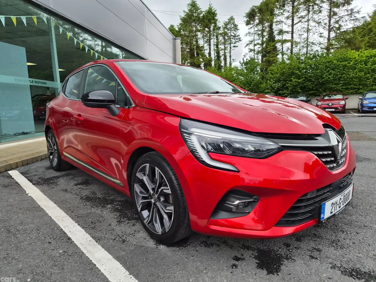 Renault Clio Hatchback, Petrol, 2021, Red