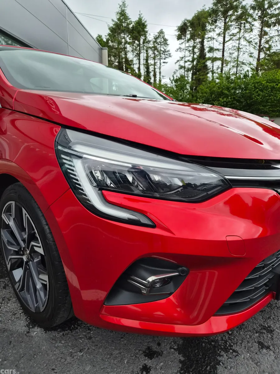 Renault Clio Hatchback, Petrol, 2021, Red
