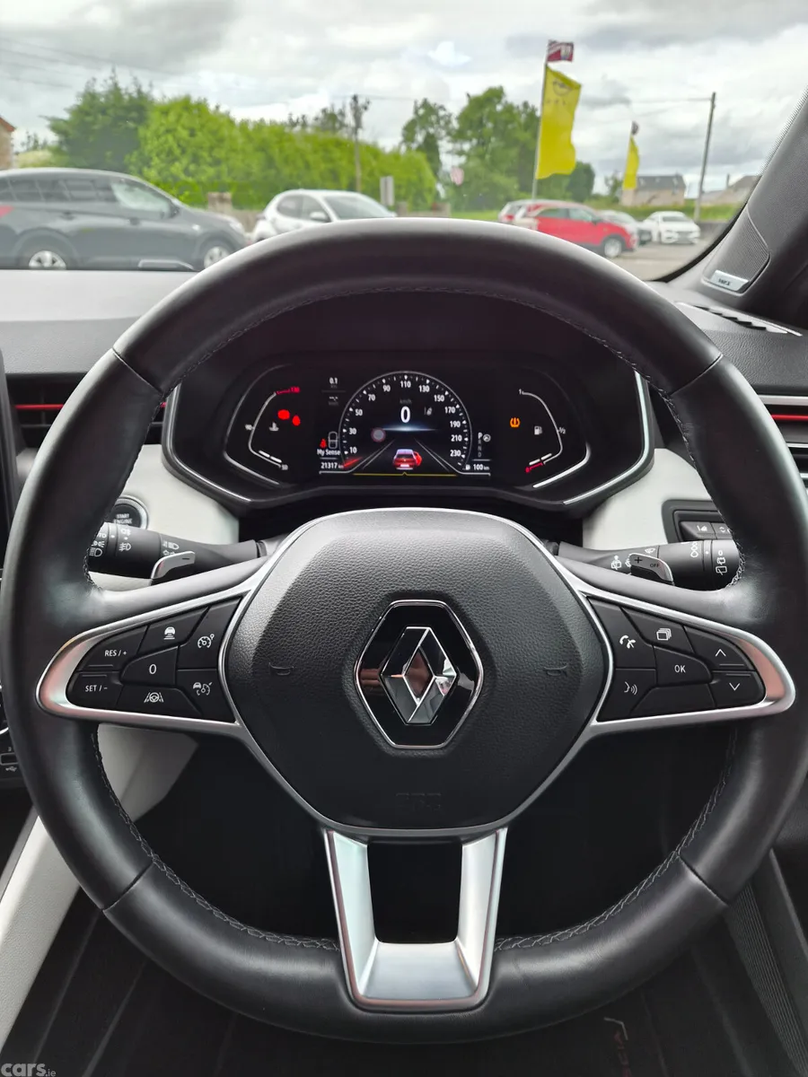 Renault Clio Hatchback, Petrol, 2021, Red