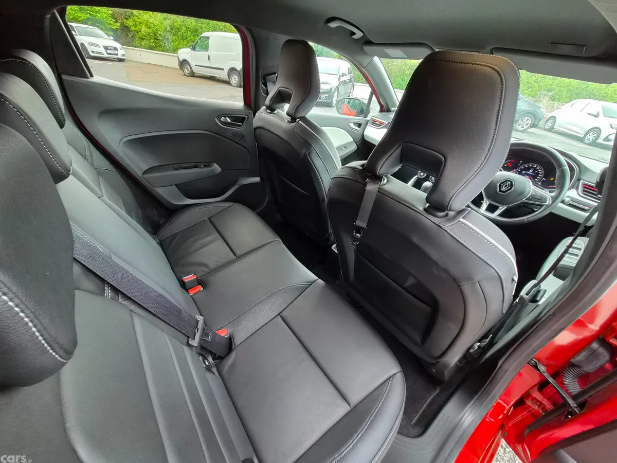 Renault Clio Hatchback, Petrol, 2021, Red