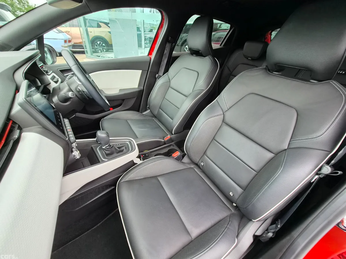 Renault Clio Hatchback, Petrol, 2021, Red