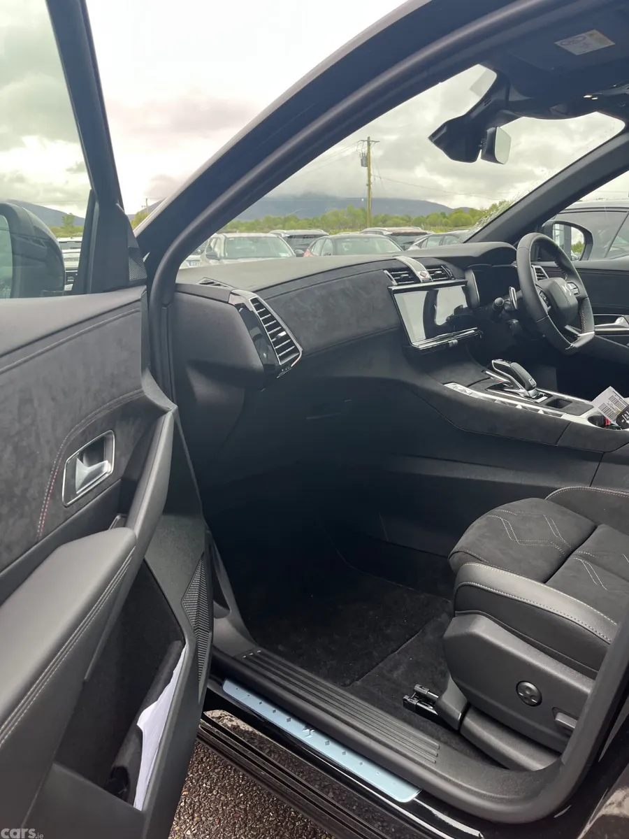 DS Automobiles DS 7 Estate/Jeep, Diesel, 2026, Black