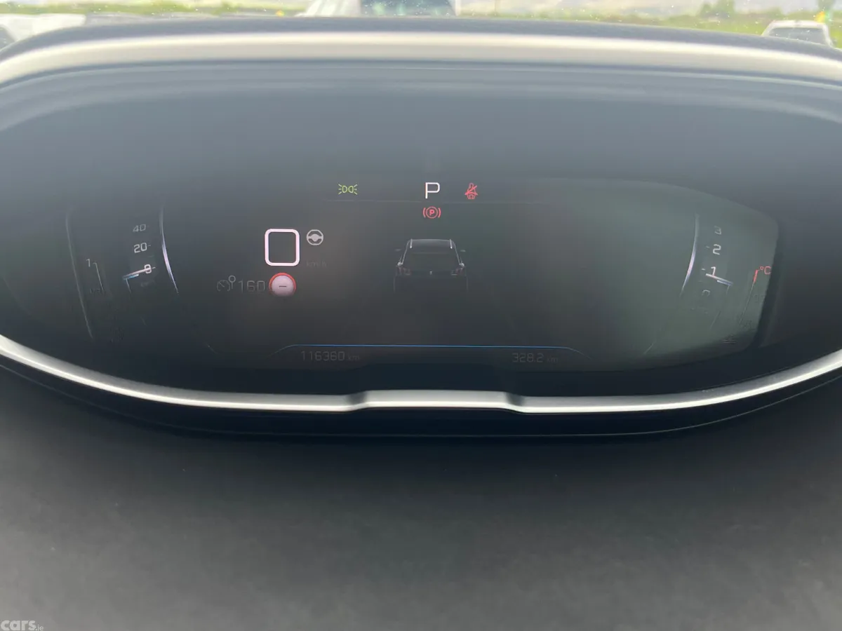 Peugeot 5008 MPV, Diesel, 2023, Blue