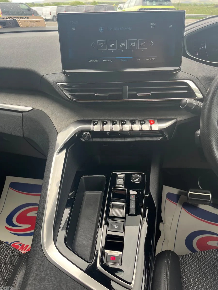 Peugeot 5008 MPV, Diesel, 2023, Blue