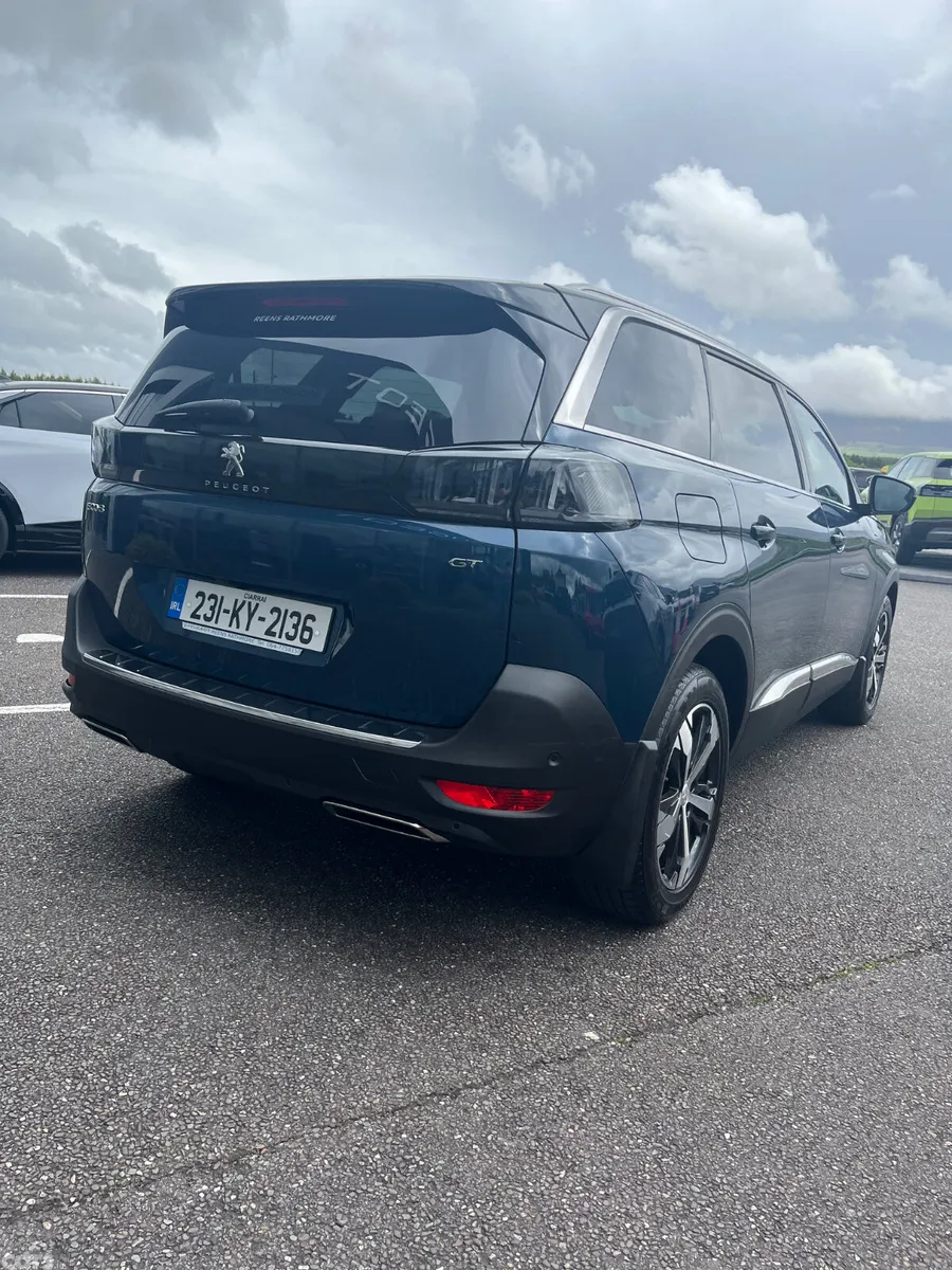 Peugeot 5008 MPV, Diesel, 2023, Blue