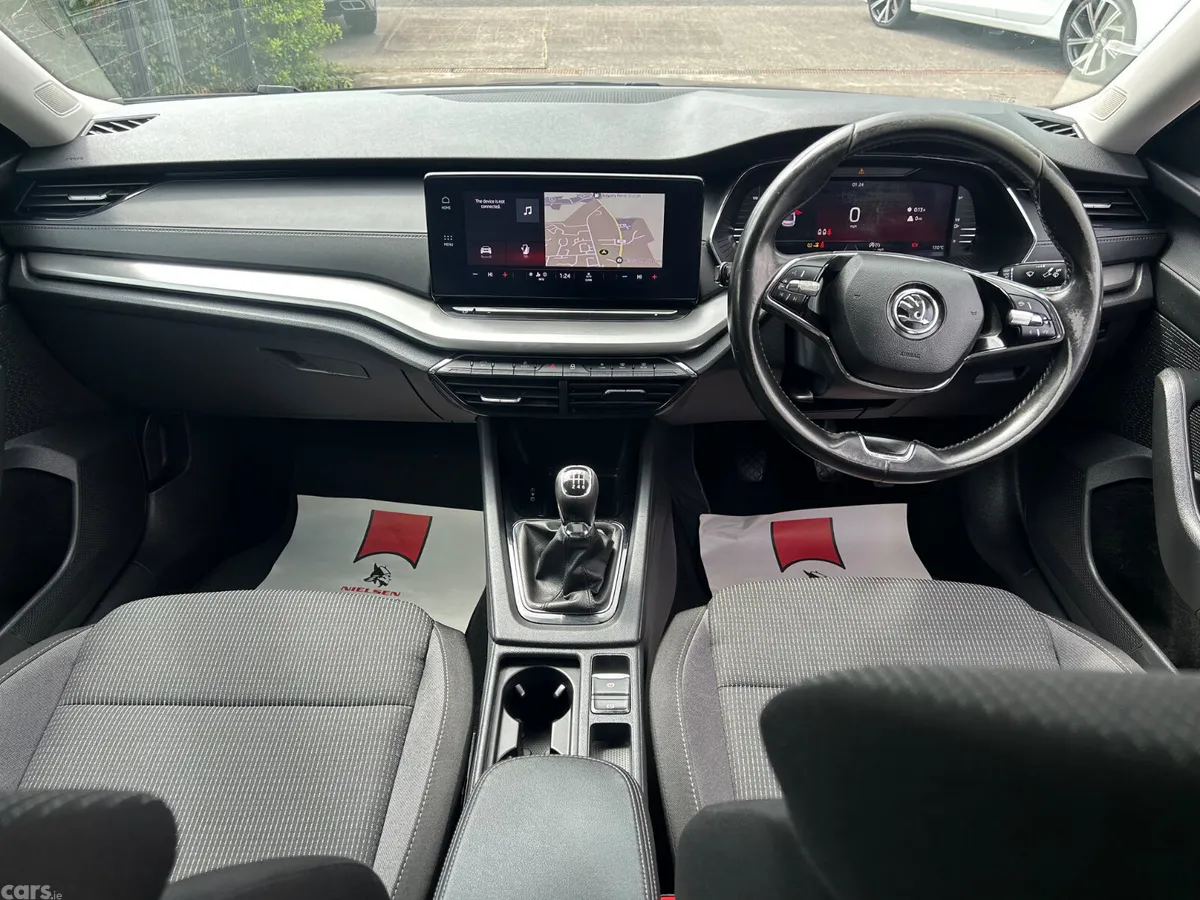 Skoda Octavia Hatchback, Petrol, 2022, Blue