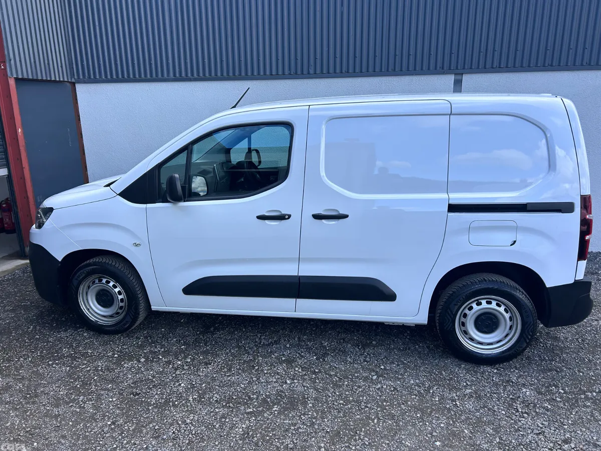 Citroen Berlingo MPV, Diesel, 2023, White