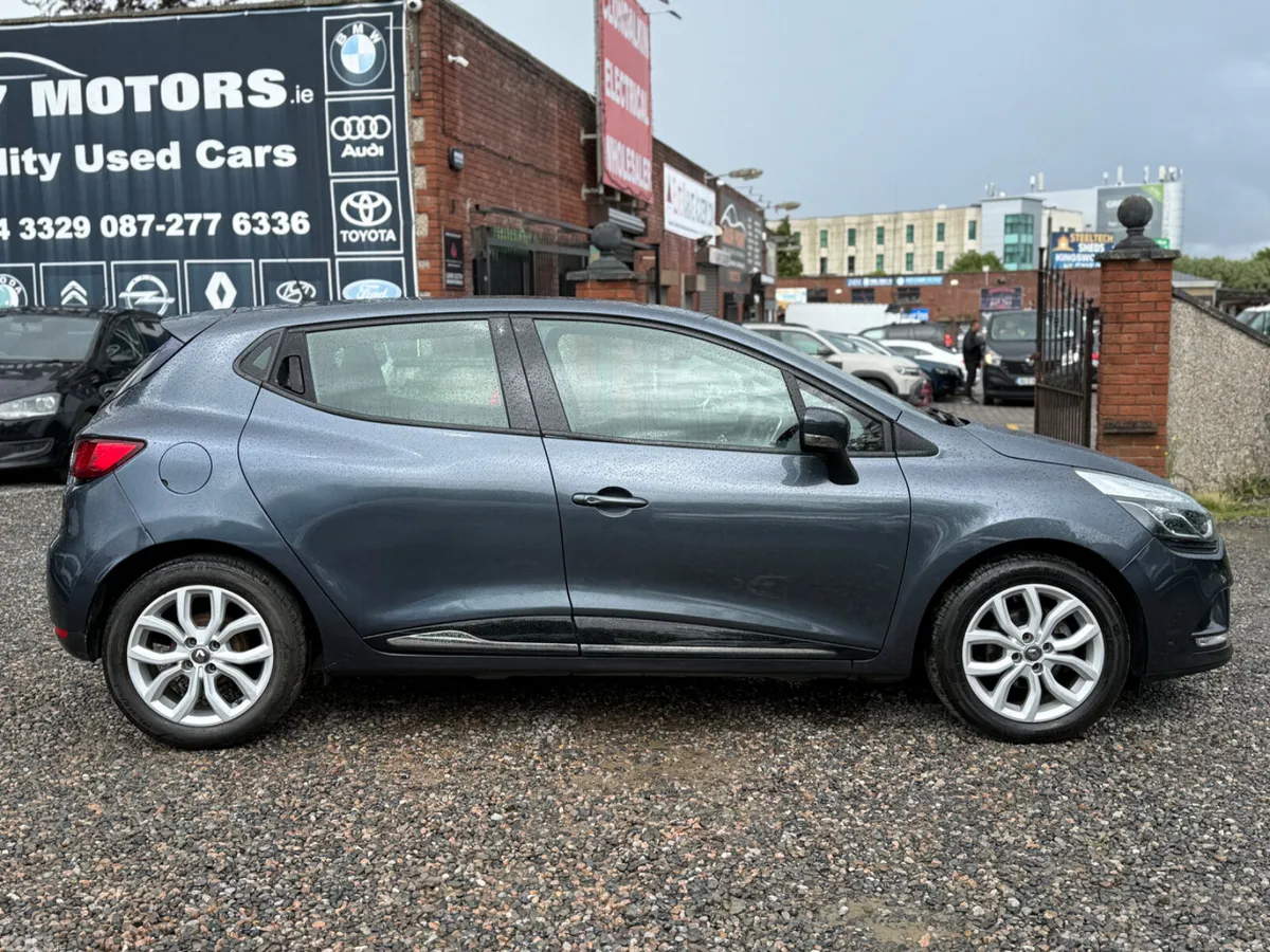 Renault Clio Hatchback, Petrol, 2018, Grey