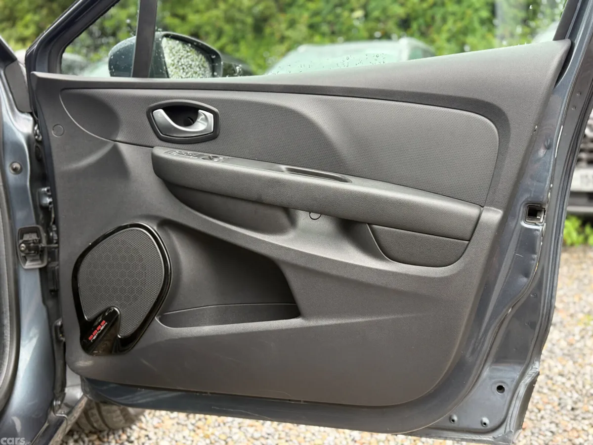 Renault Clio Hatchback, Petrol, 2018, Grey