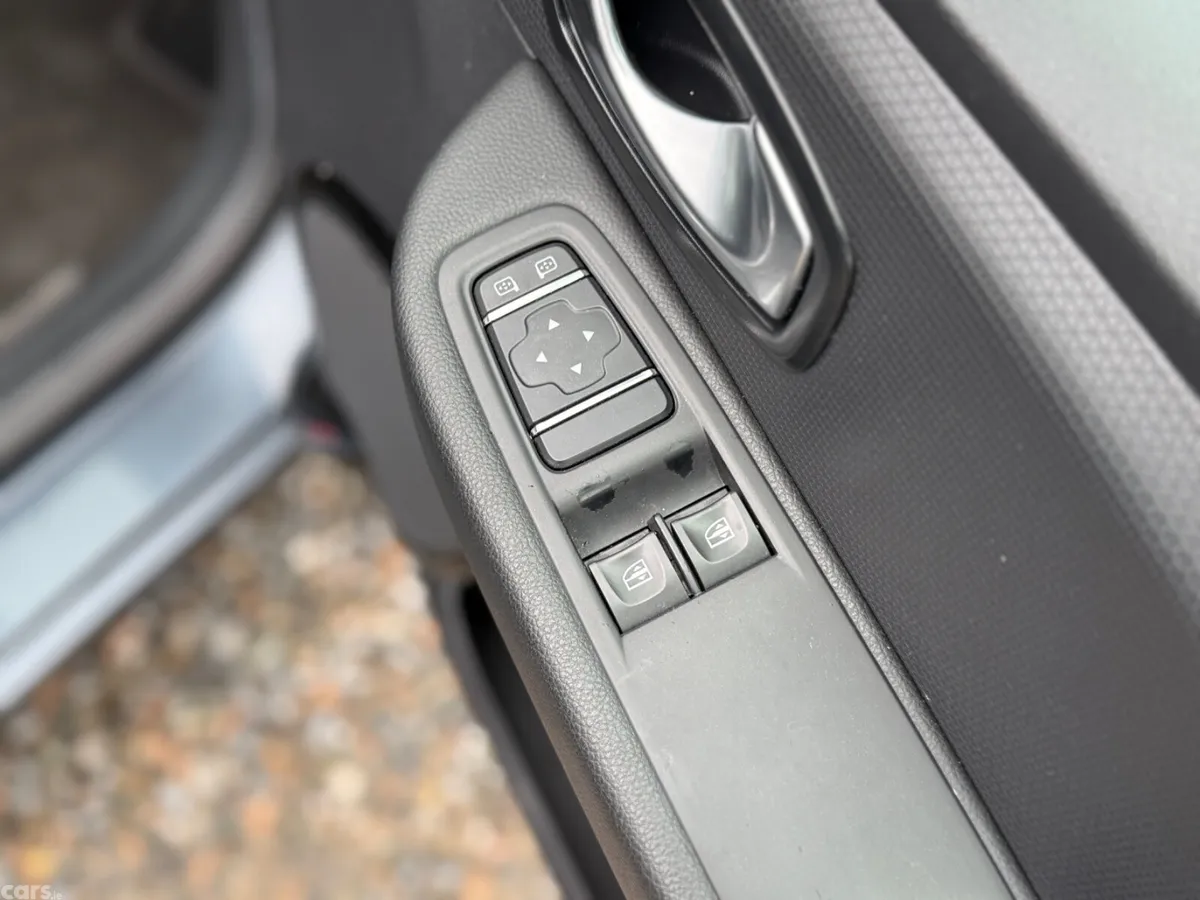 Renault Clio Hatchback, Petrol, 2018, Grey