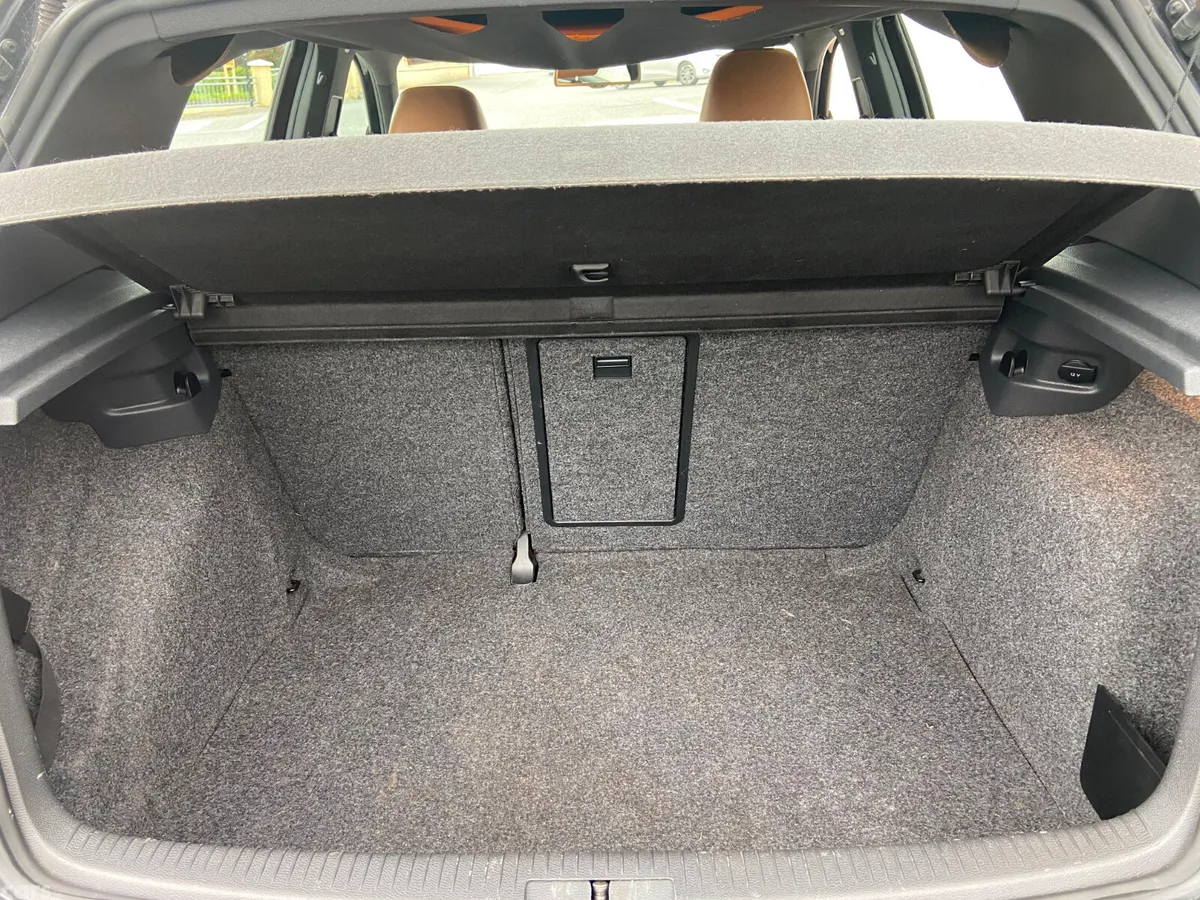 Volkswagen Golf Hatchback, Petrol, 2012, Black
