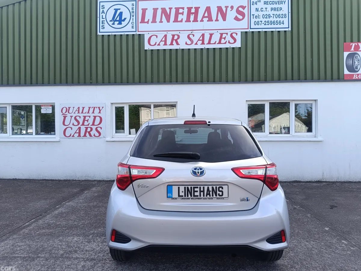 Toyota Yaris Hatchback, Petrol Hybrid, 2018, Silver