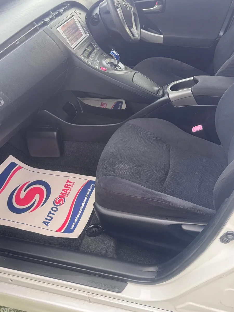 Toyota Prius Hatchback, Petrol Hybrid, 2013, White