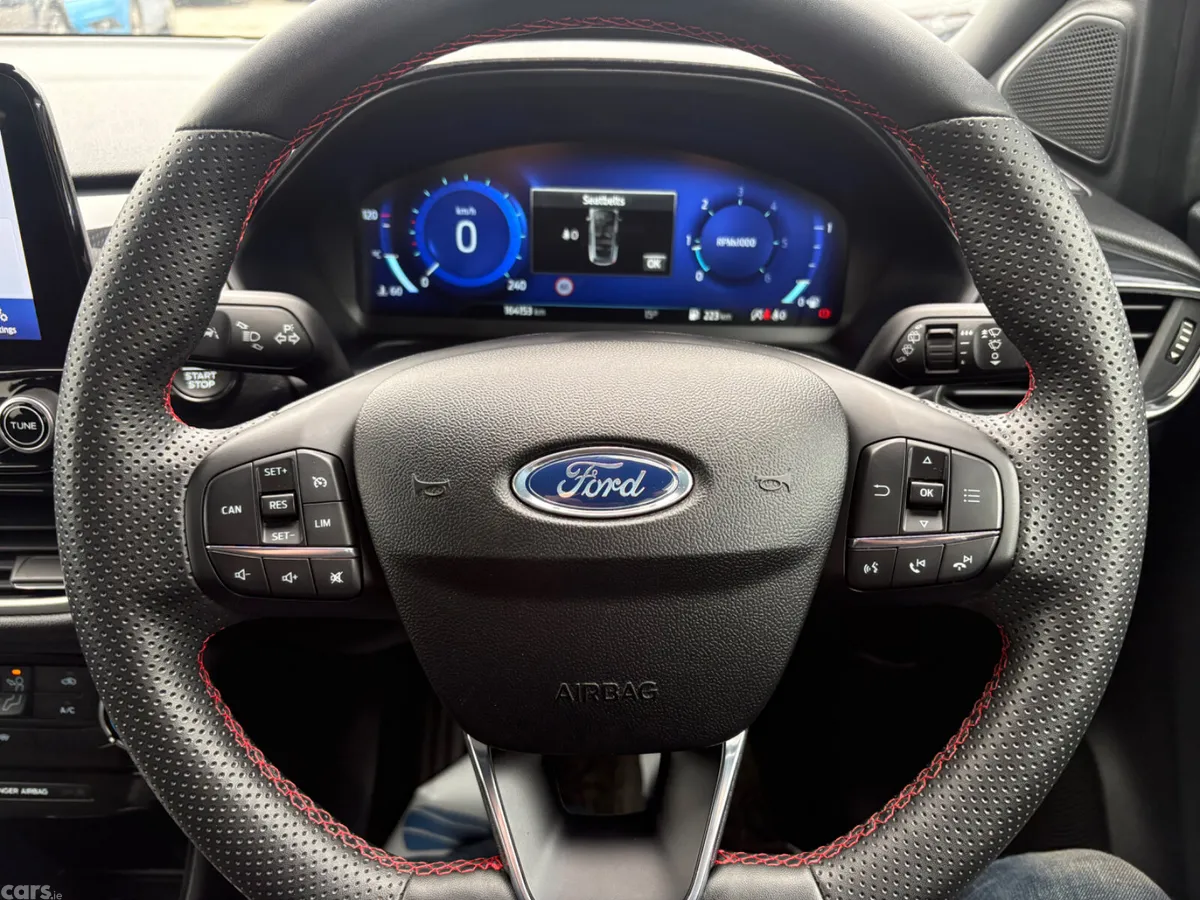Ford Puma MPV, Diesel, 2022, Grey