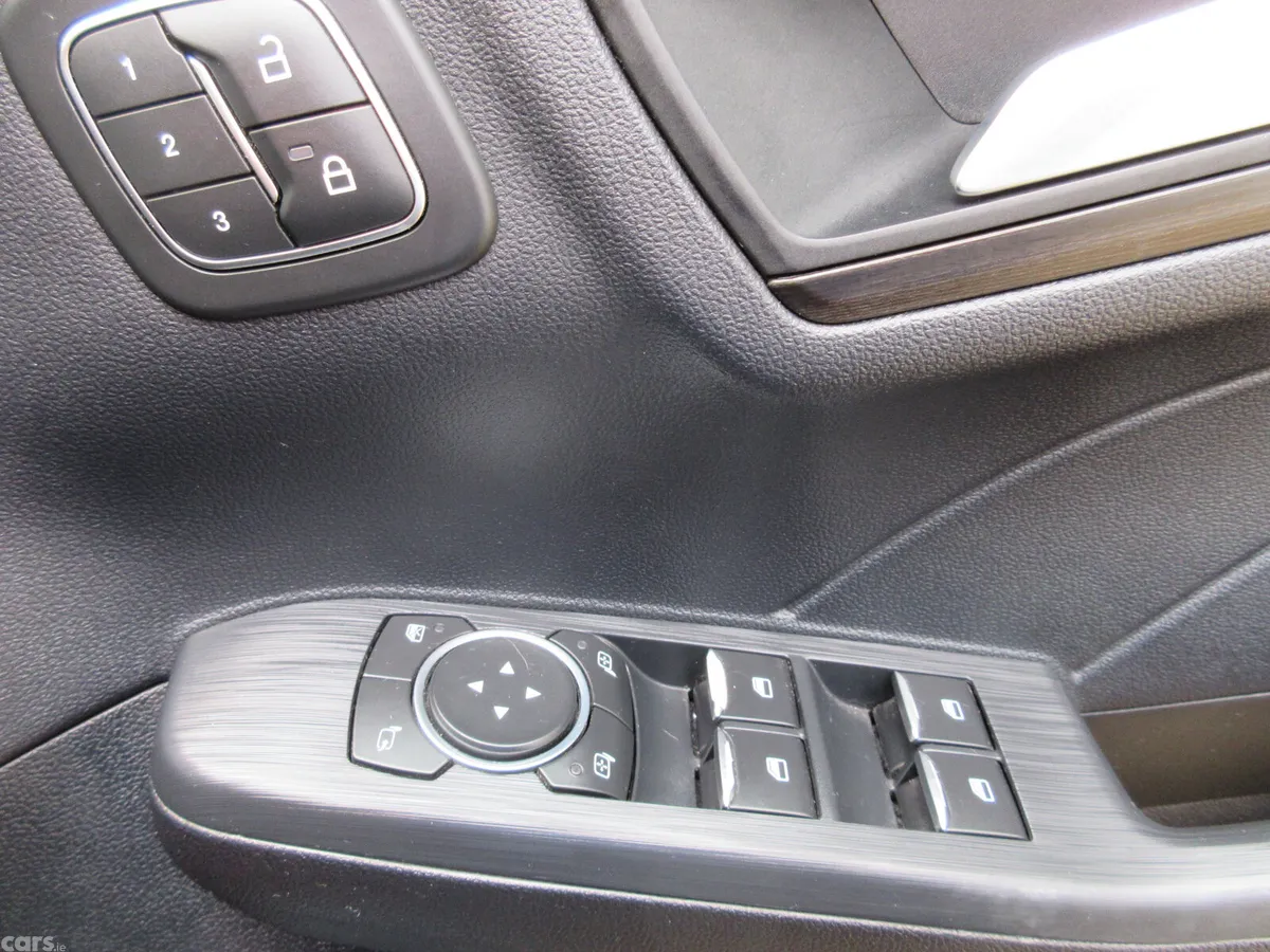 Ford Kuga SUV, Petrol Hybrid, 2022, Blue