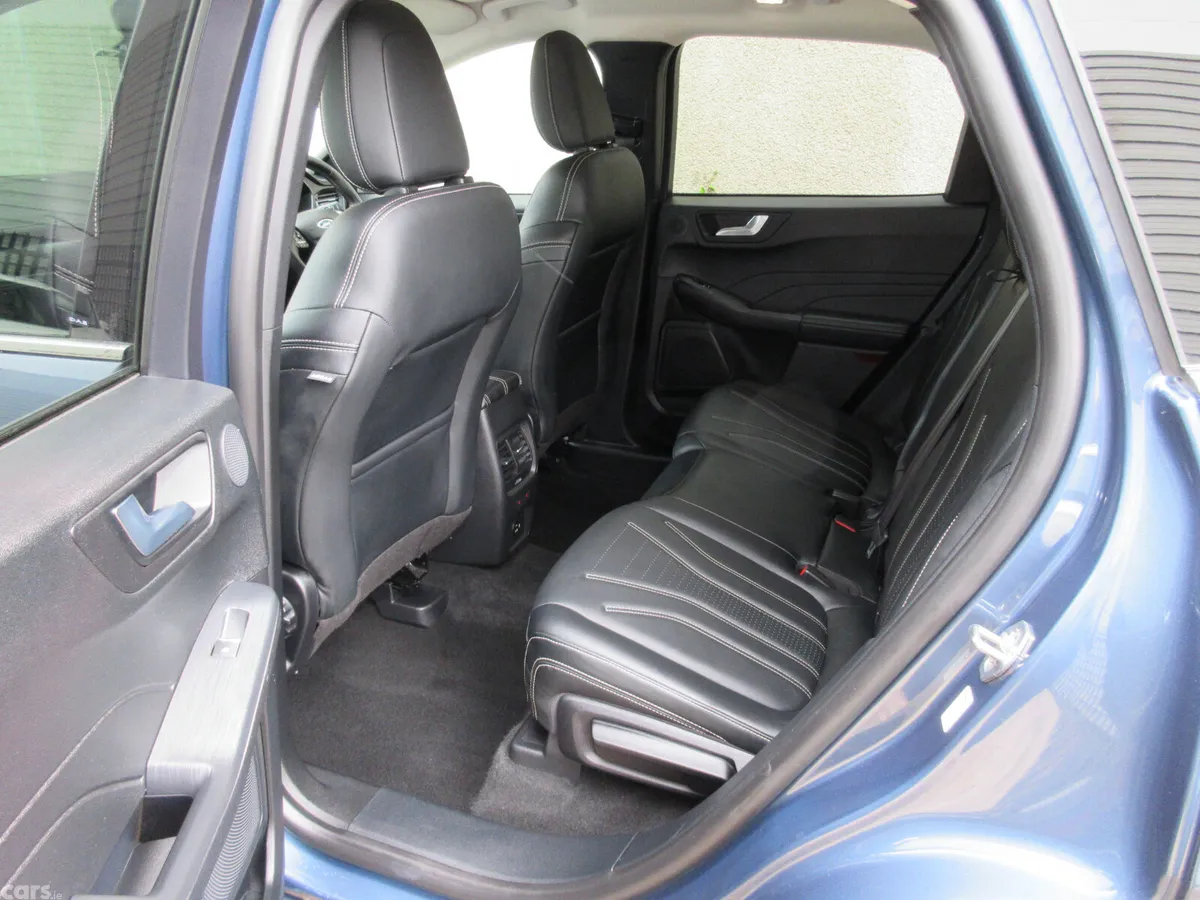 Ford Kuga SUV, Petrol Hybrid, 2022, Blue