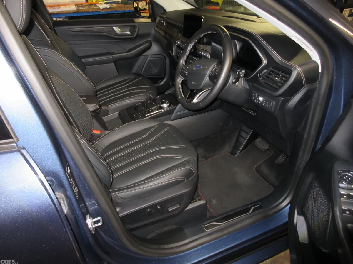 Ford Kuga SUV, Petrol Hybrid, 2022, Blue