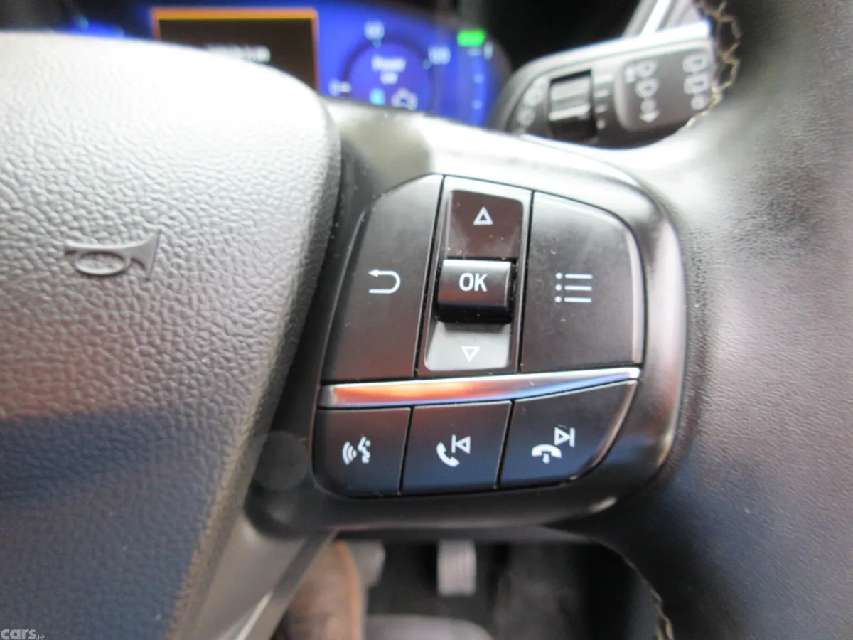 Ford Kuga SUV, Petrol Hybrid, 2022, Blue