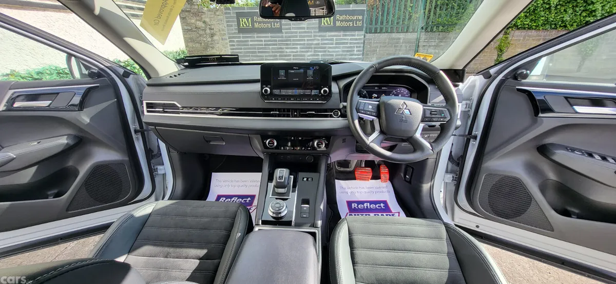 Mitsubishi Outlander SUV, Petrol Plug-in Hybrid, 2023, White