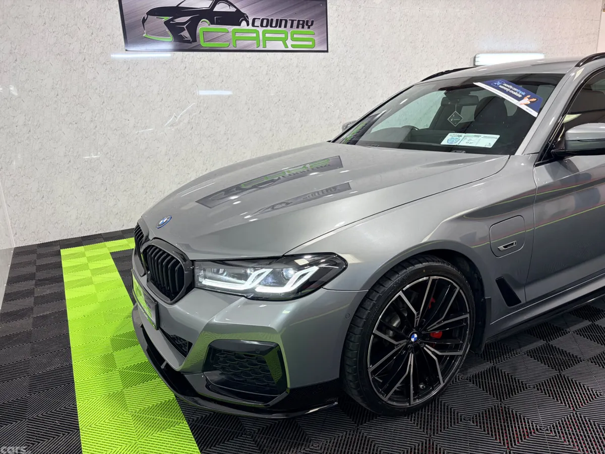 BMW 5-Series Estate, Petrol Plug-in Hybrid, 2023, Grey