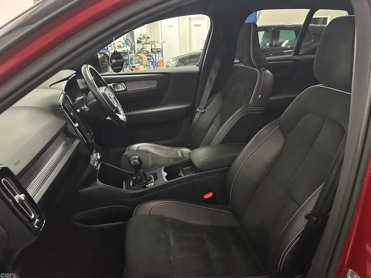 Volvo XC40 SUV, Diesel, 2019, Red