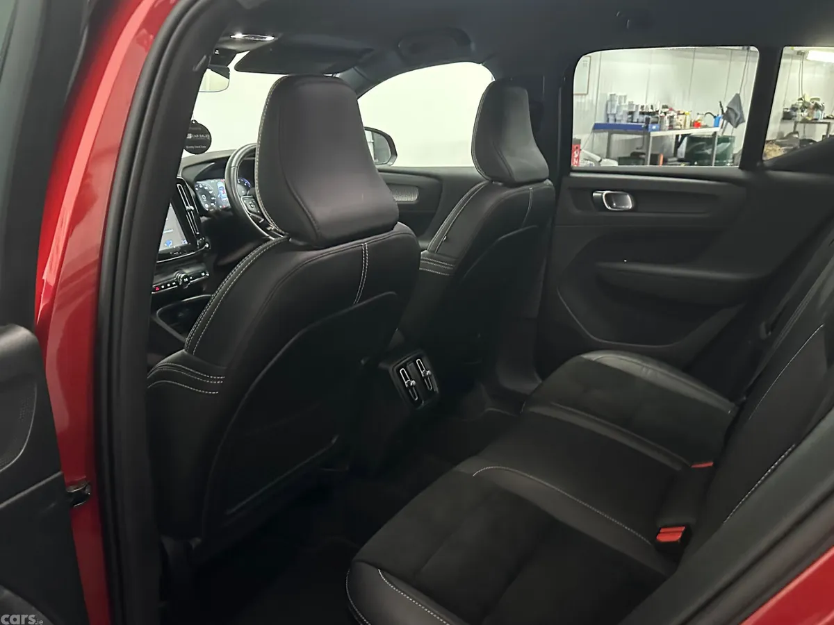 Volvo XC40 SUV, Diesel, 2019, Red