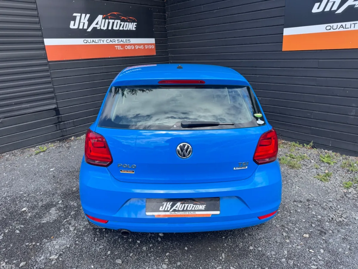 Volkswagen Polo Hatchback, Petrol, 2015, Blue