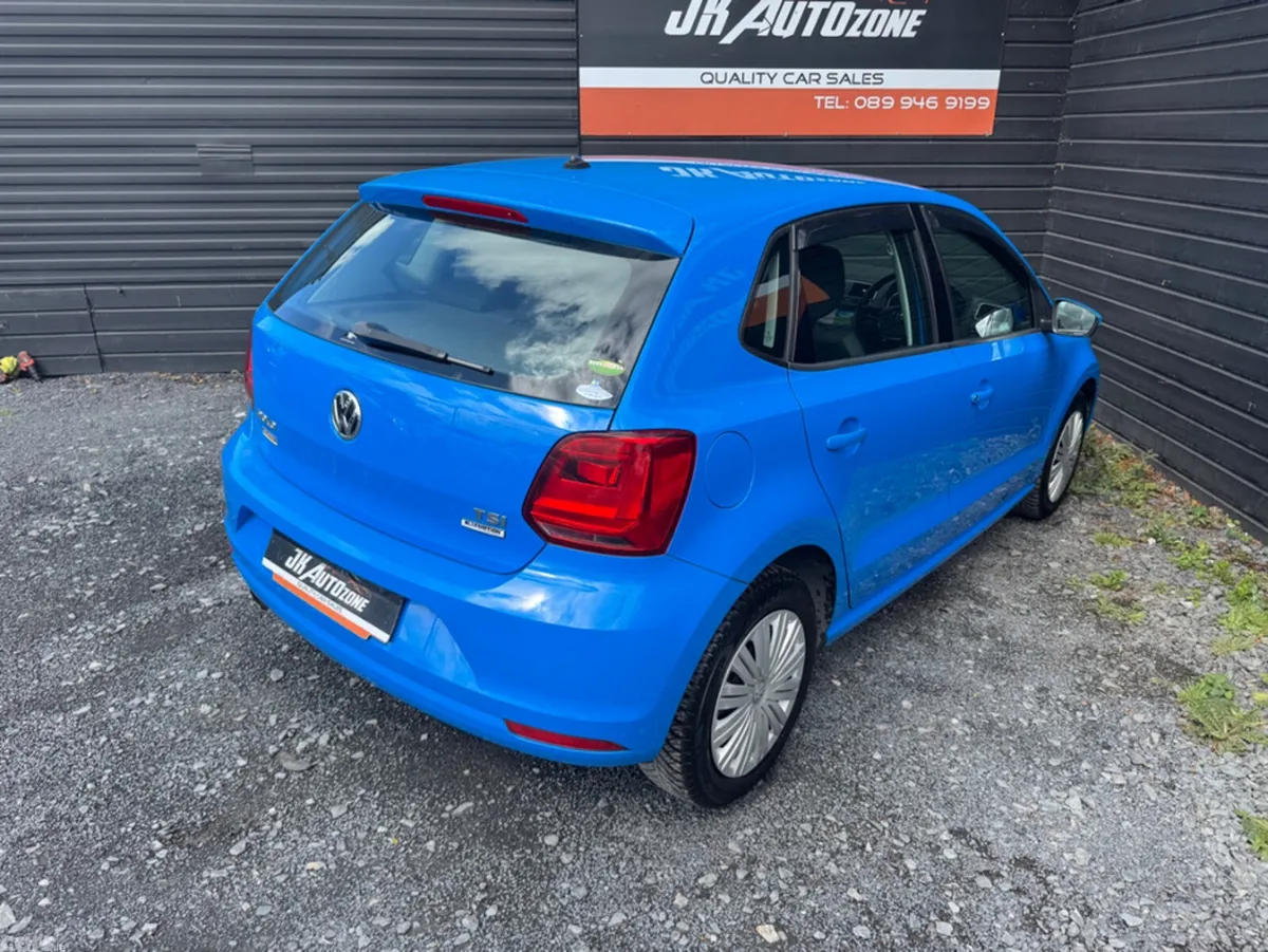 Volkswagen Polo Hatchback, Petrol, 2015, Blue