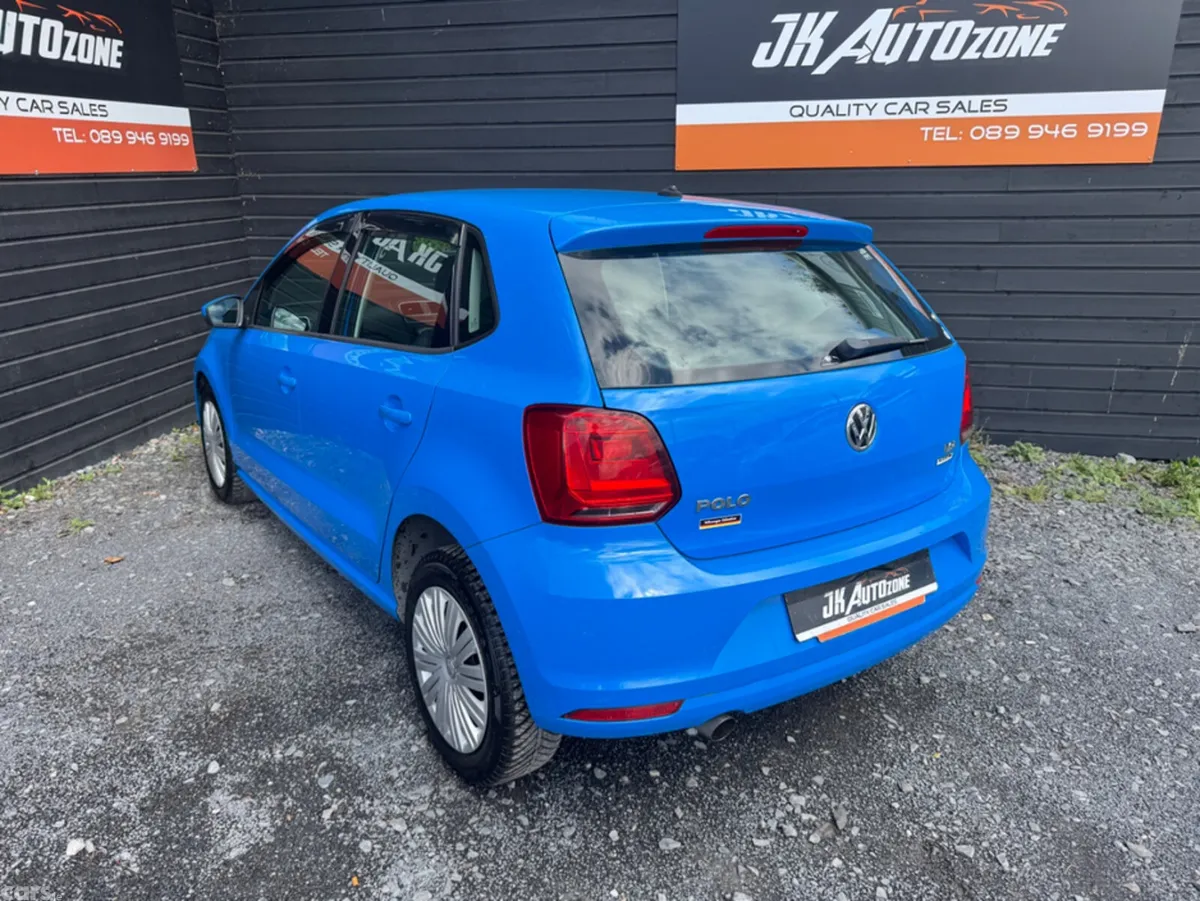 Volkswagen Polo Hatchback, Petrol, 2015, Blue