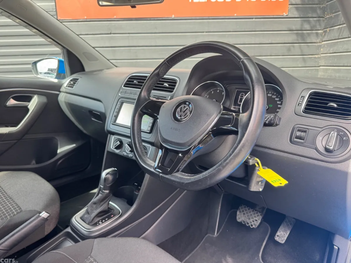 Volkswagen Polo Hatchback, Petrol, 2015, Blue