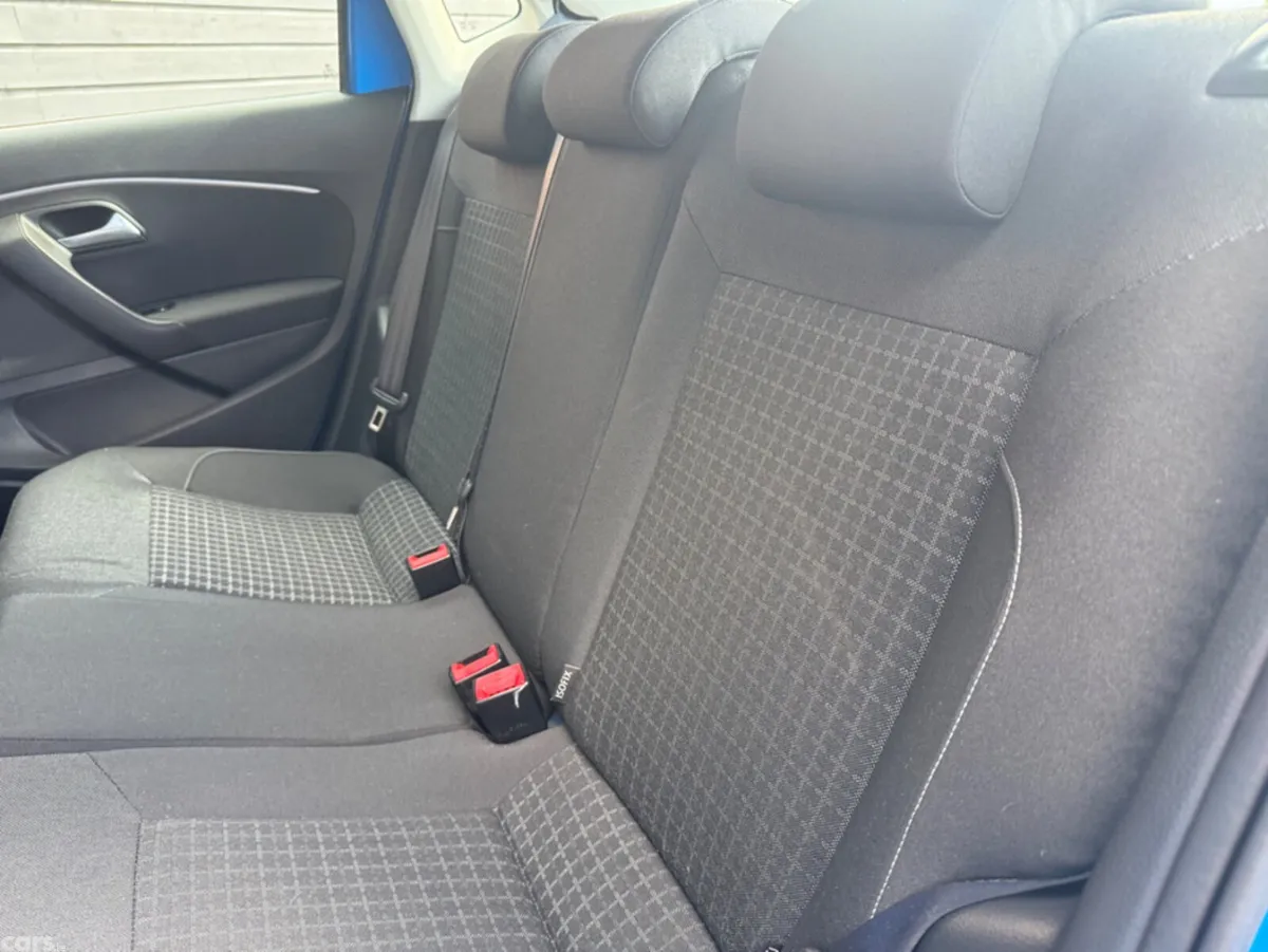 Volkswagen Polo Hatchback, Petrol, 2015, Blue