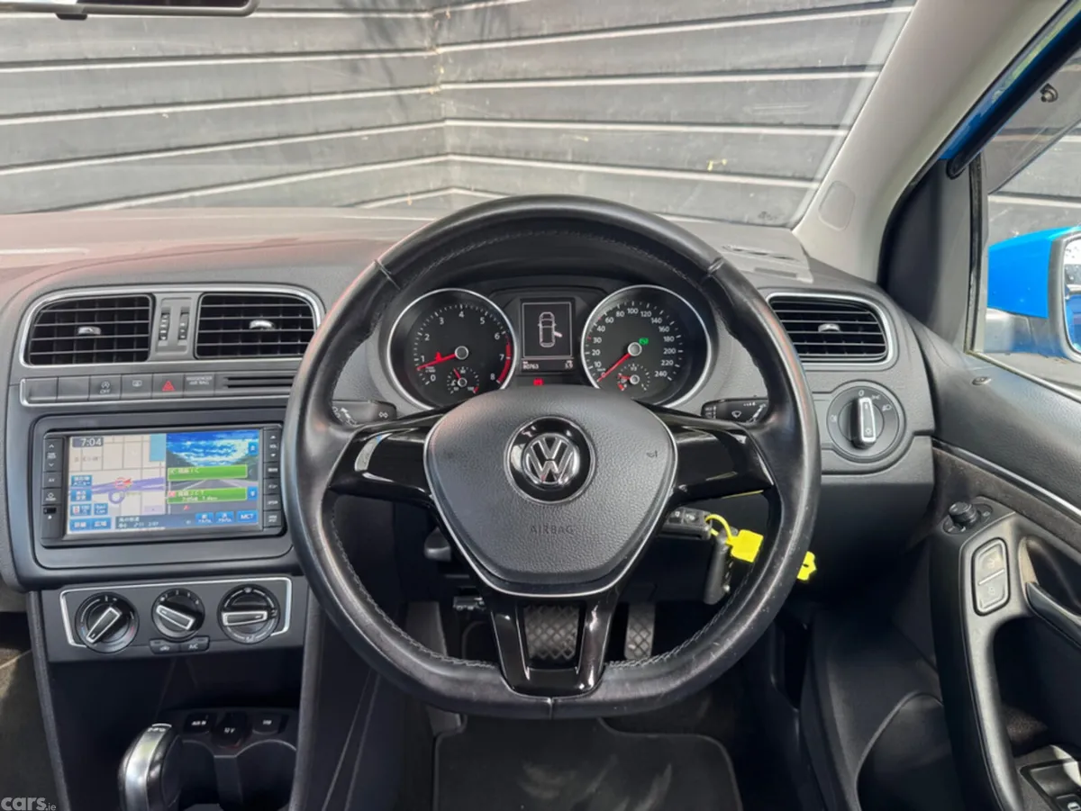 Volkswagen Polo Hatchback, Petrol, 2015, Blue