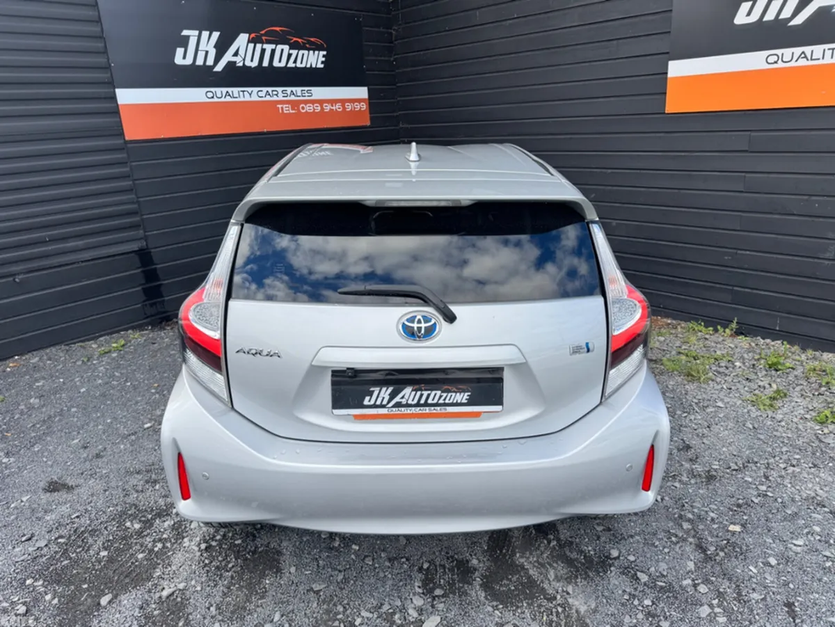 Toyota Aqua Hatchback, Petrol Hybrid, 2021, Silver