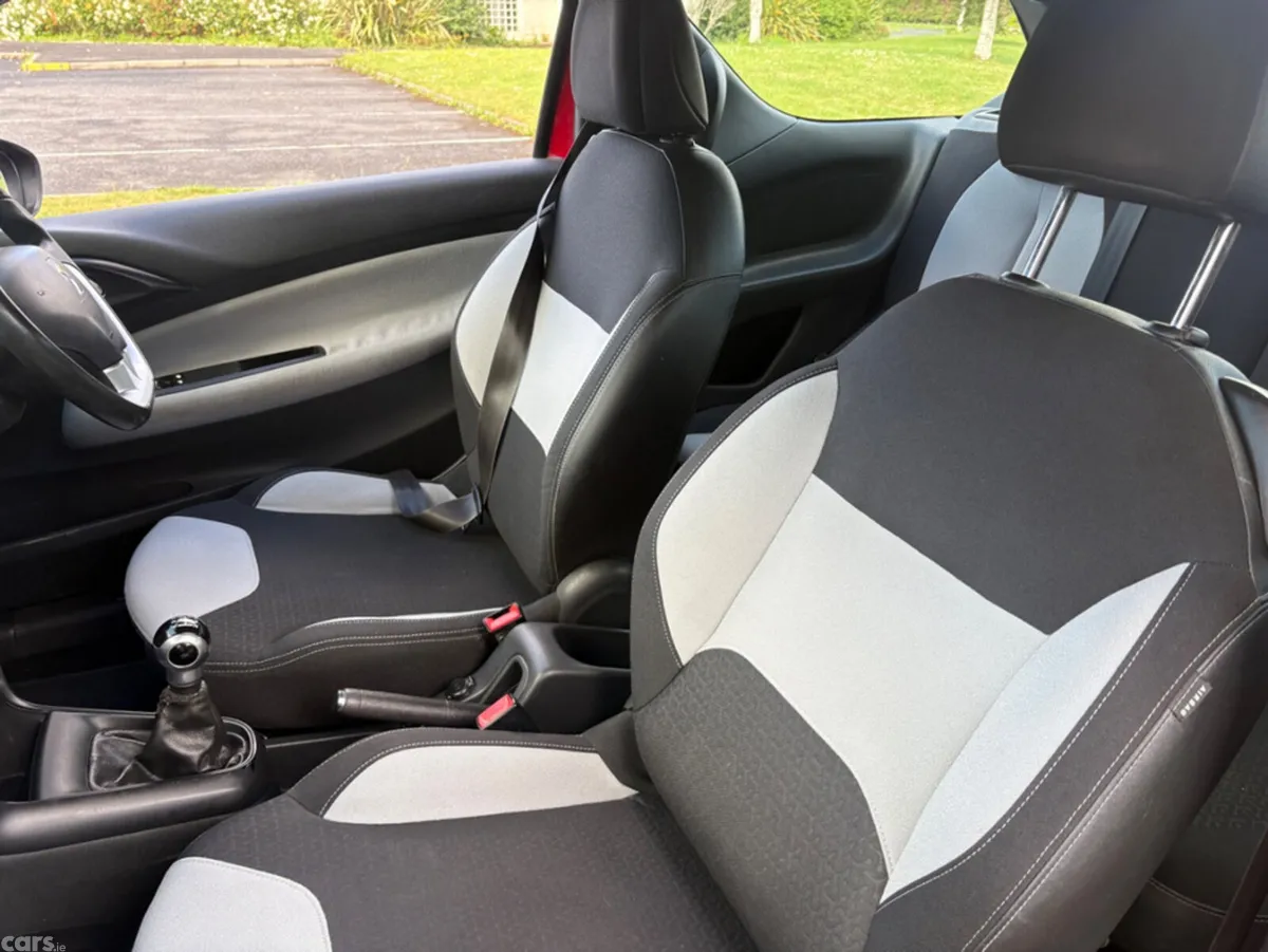 Citroen DS 3 Hatchback, Petrol, 2015, Red