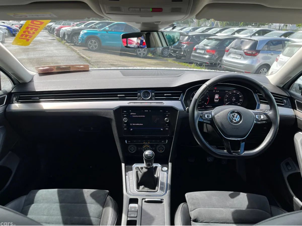 Volkswagen Passat Saloon, Diesel, 2019, White