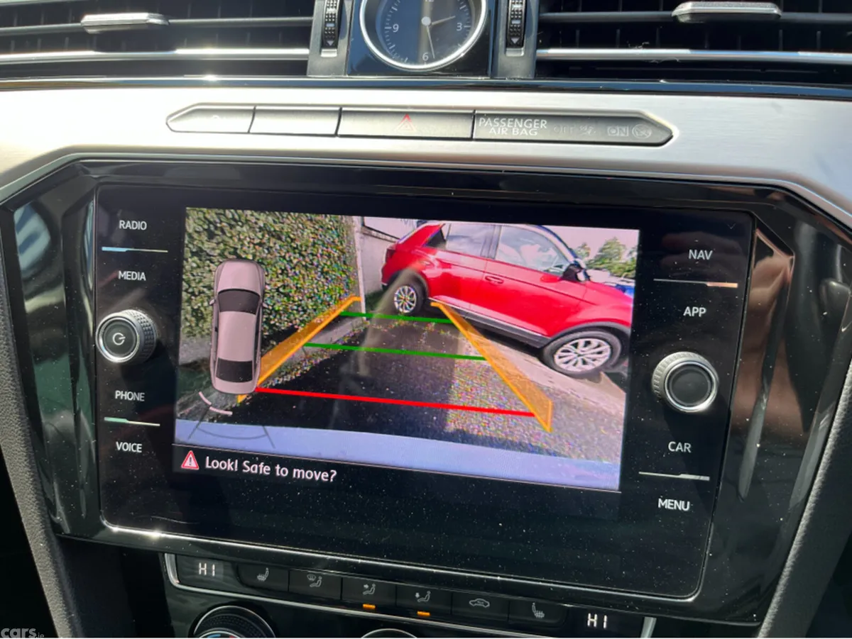 Volkswagen Passat Saloon, Diesel, 2019, White