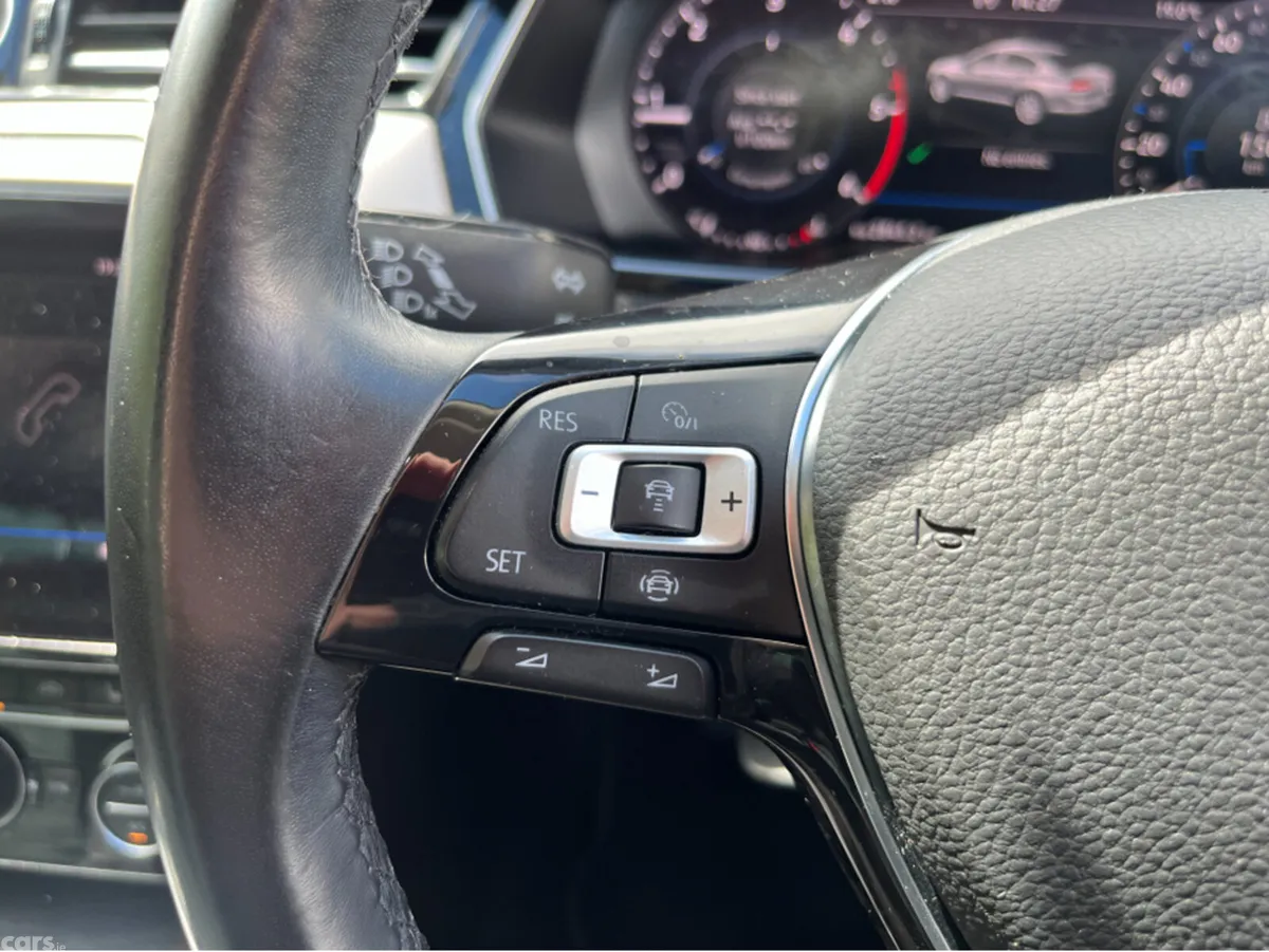 Volkswagen Passat Saloon, Diesel, 2019, White