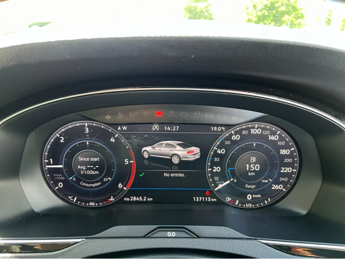 Volkswagen Passat Saloon, Diesel, 2019, White