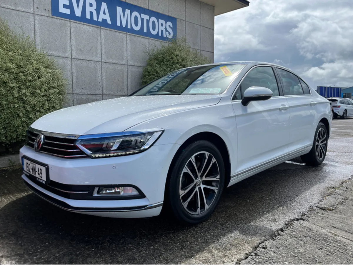 Volkswagen Passat Saloon, Diesel, 2019, White