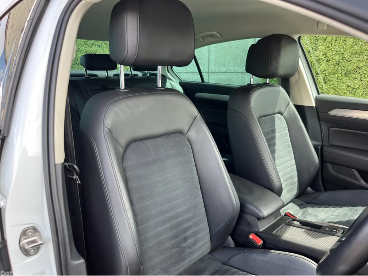 Volkswagen Passat Saloon, Diesel, 2019, White