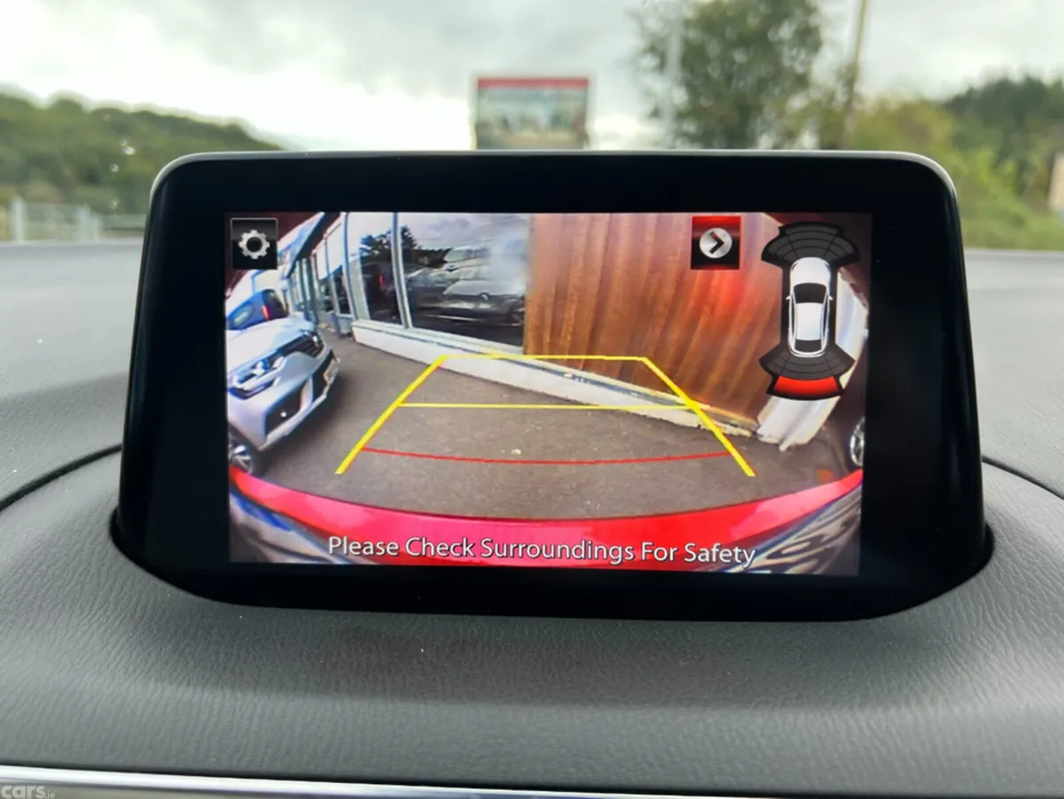 Mazda Mazda3 Hatchback, Diesel, 2017, Red