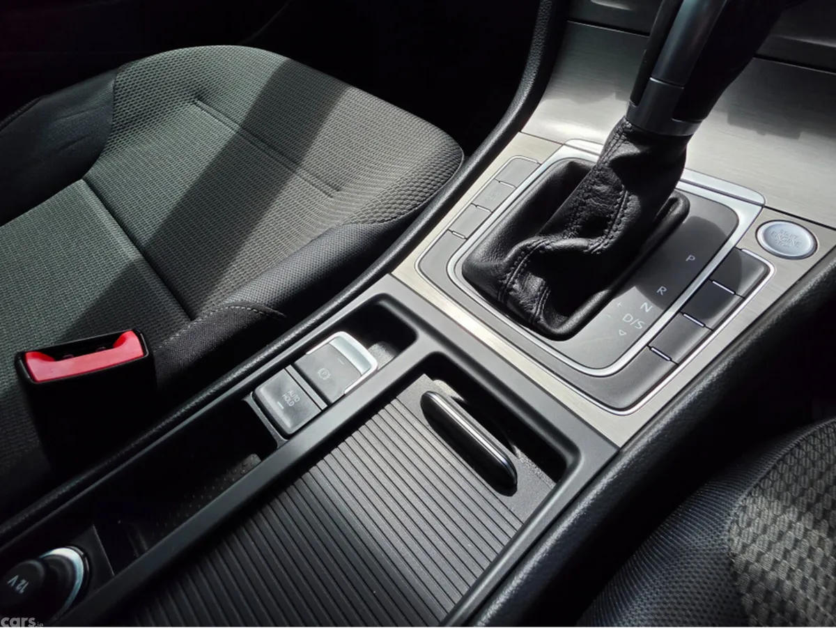 Volkswagen Golf Hatchback, Petrol, 2017, Silver