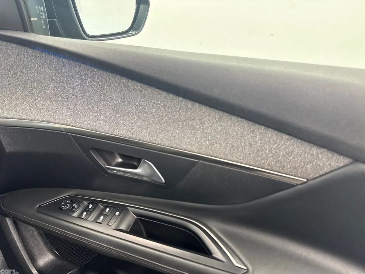 Peugeot 3008 MPV, Diesel, 2020, Black