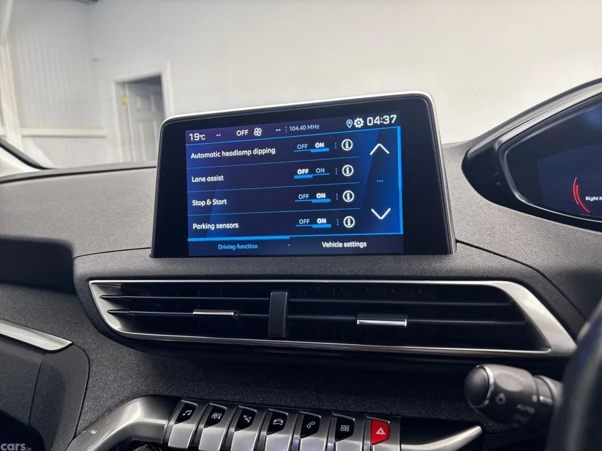 Peugeot 3008 MPV, Diesel, 2020, Black
