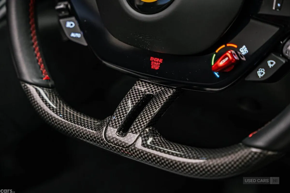 Ferrari Roma , Petrol, 2025, Red
