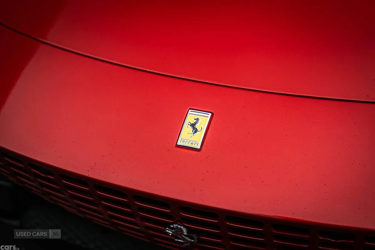 Ferrari Roma , Petrol, 2025, Red