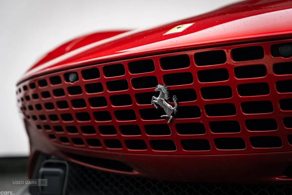Ferrari Roma , Petrol, 2025, Red